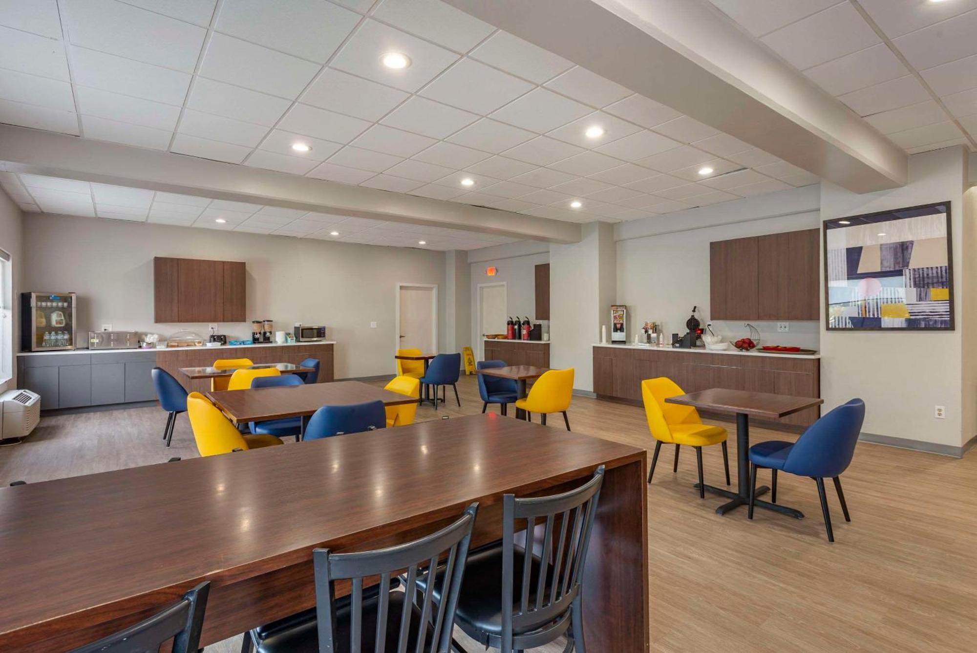 Comfort Inn Philadelphia International Airport West Честер Экстерьер фото