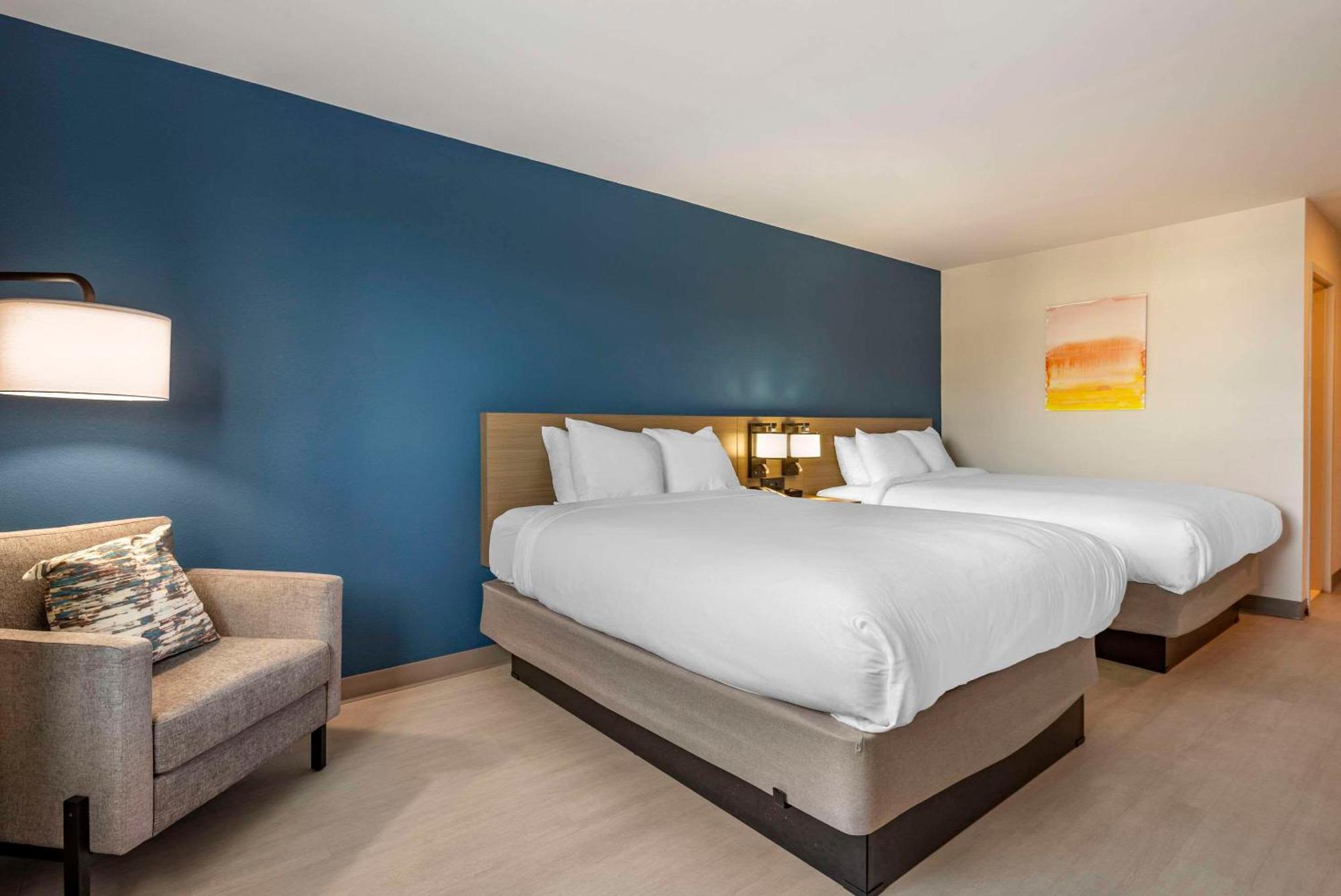 Comfort Inn Philadelphia International Airport West Честер Экстерьер фото