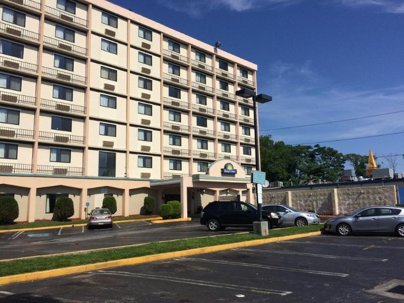 Comfort Inn Philadelphia International Airport West Честер Экстерьер фото